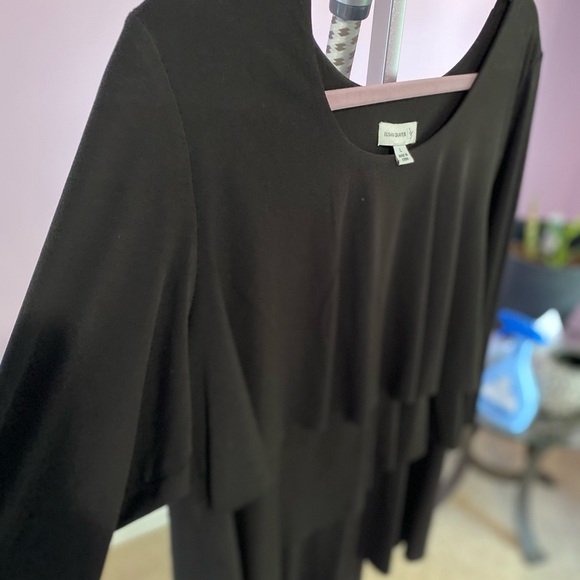 Beautiful tiered black Susan Graver top!🖤🖤🖤 - Picture 4 of 5